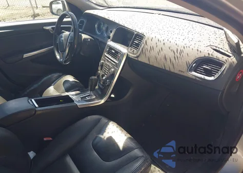 2012 Volvo S60 T5 z USA, uszkodzony, nr VIN YV1622FS6C2134345